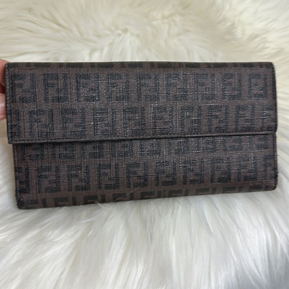 💯Authentic Fendi Monogram Large FF Logo🍀 - Picture 6 of 17